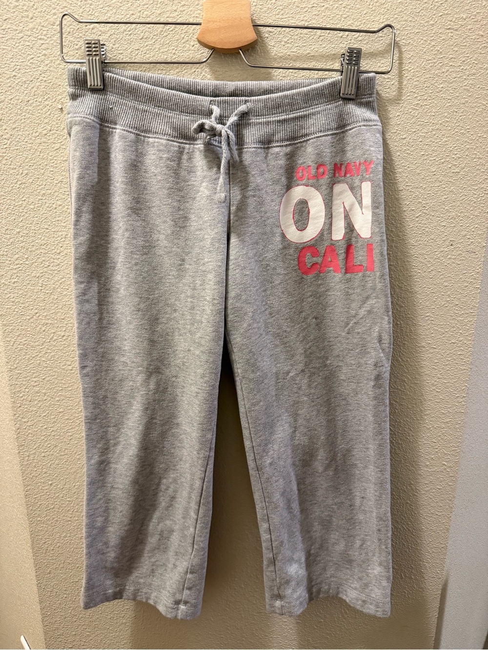 Vintage Y2k Old Navy Light Gray Capri Joggers with Pink & White ON CALI Logo